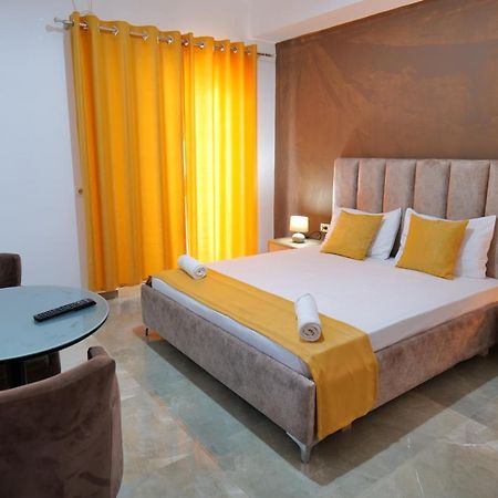Hotel Adi-Vera Sarandë Exteriör bild