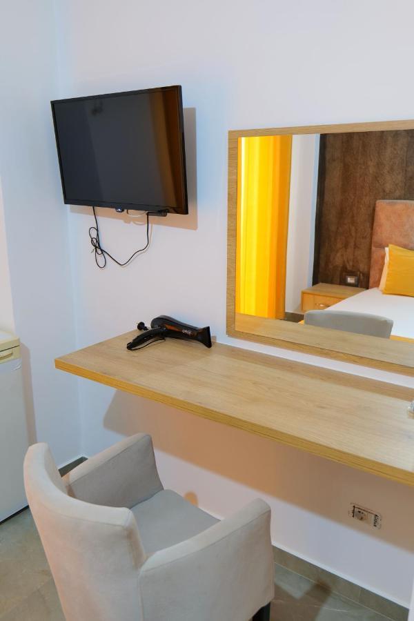 Hotel Adi-Vera Sarandë Exteriör bild
