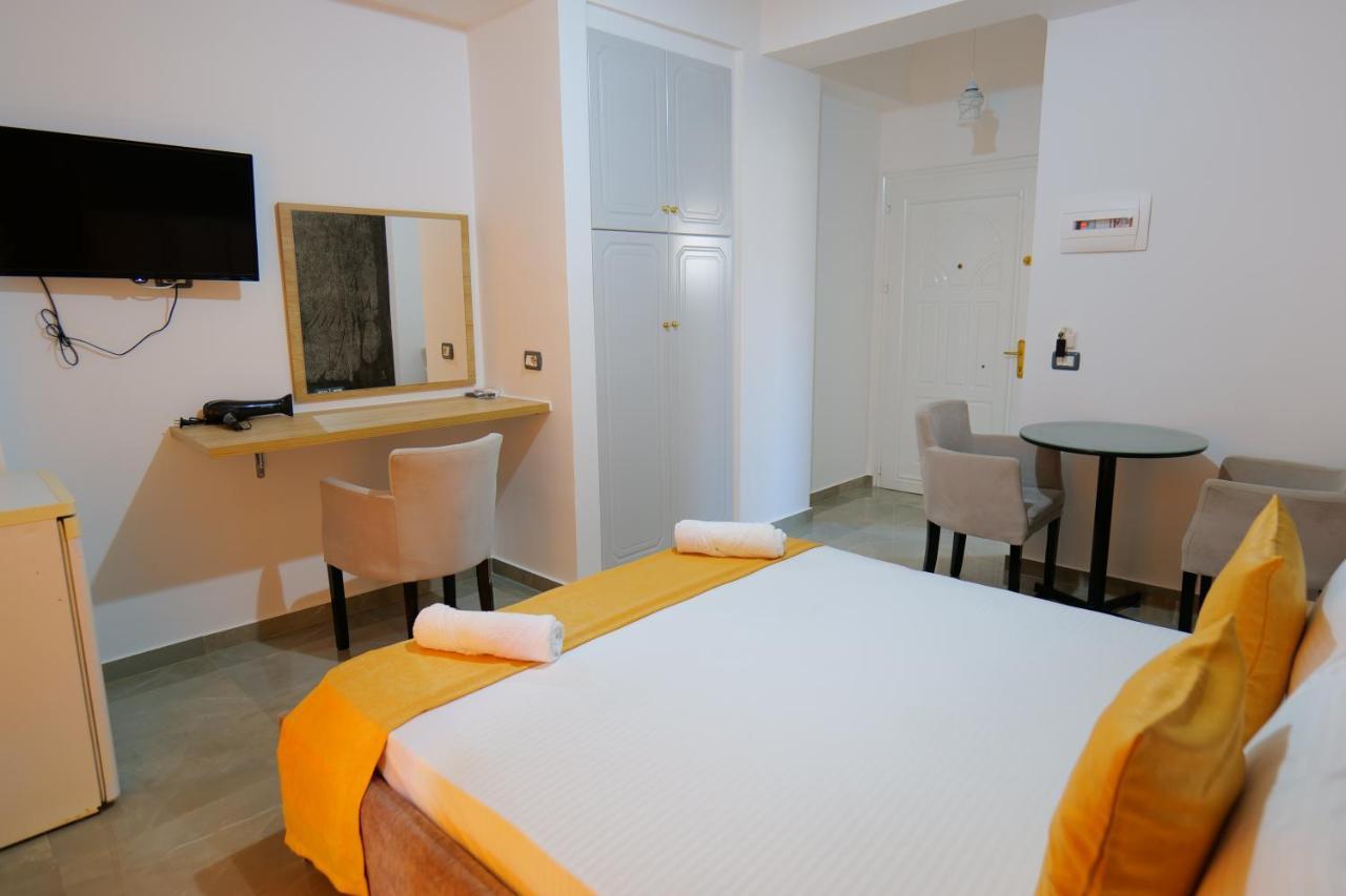 Hotel Adi-Vera Sarandë Exteriör bild