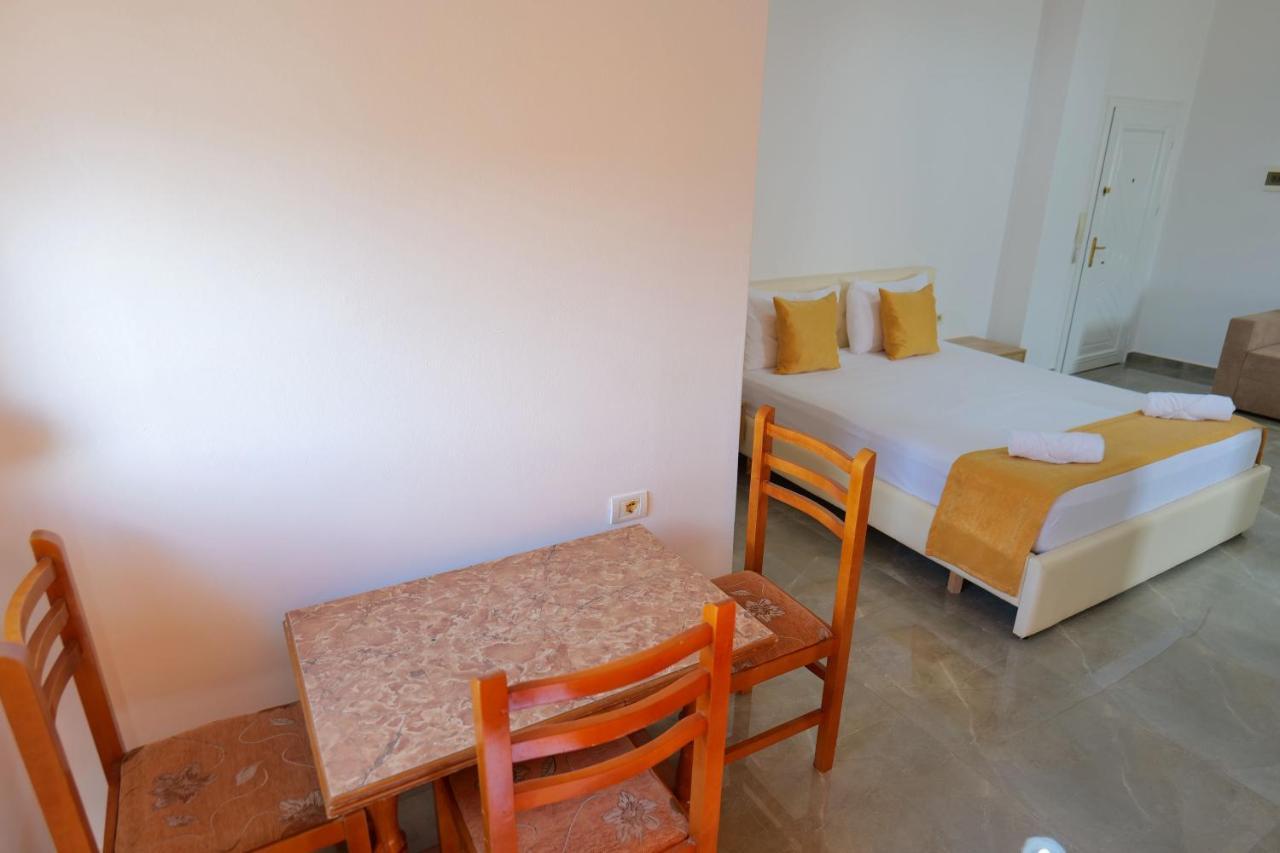 Hotel Adi-Vera Sarandë Exteriör bild