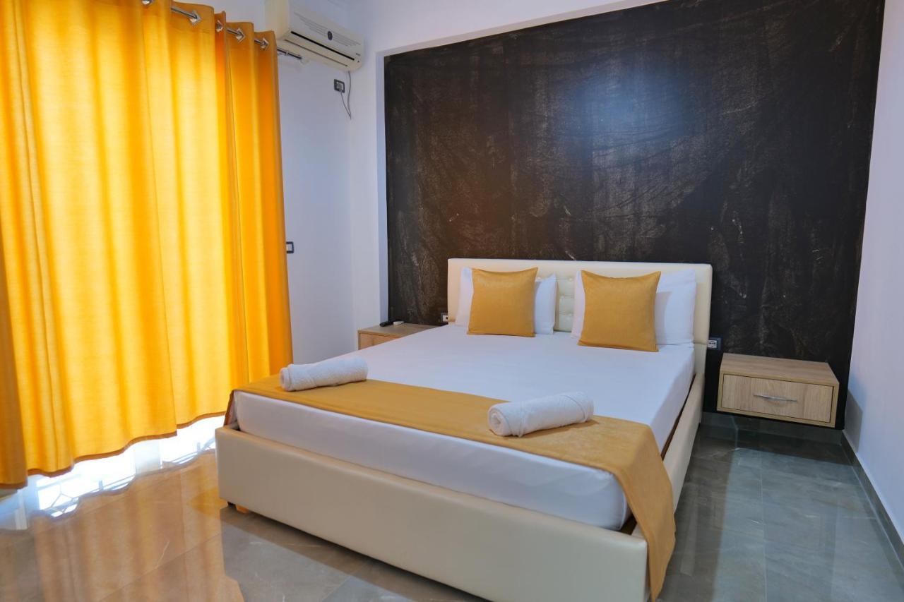 Hotel Adi-Vera Sarandë Exteriör bild