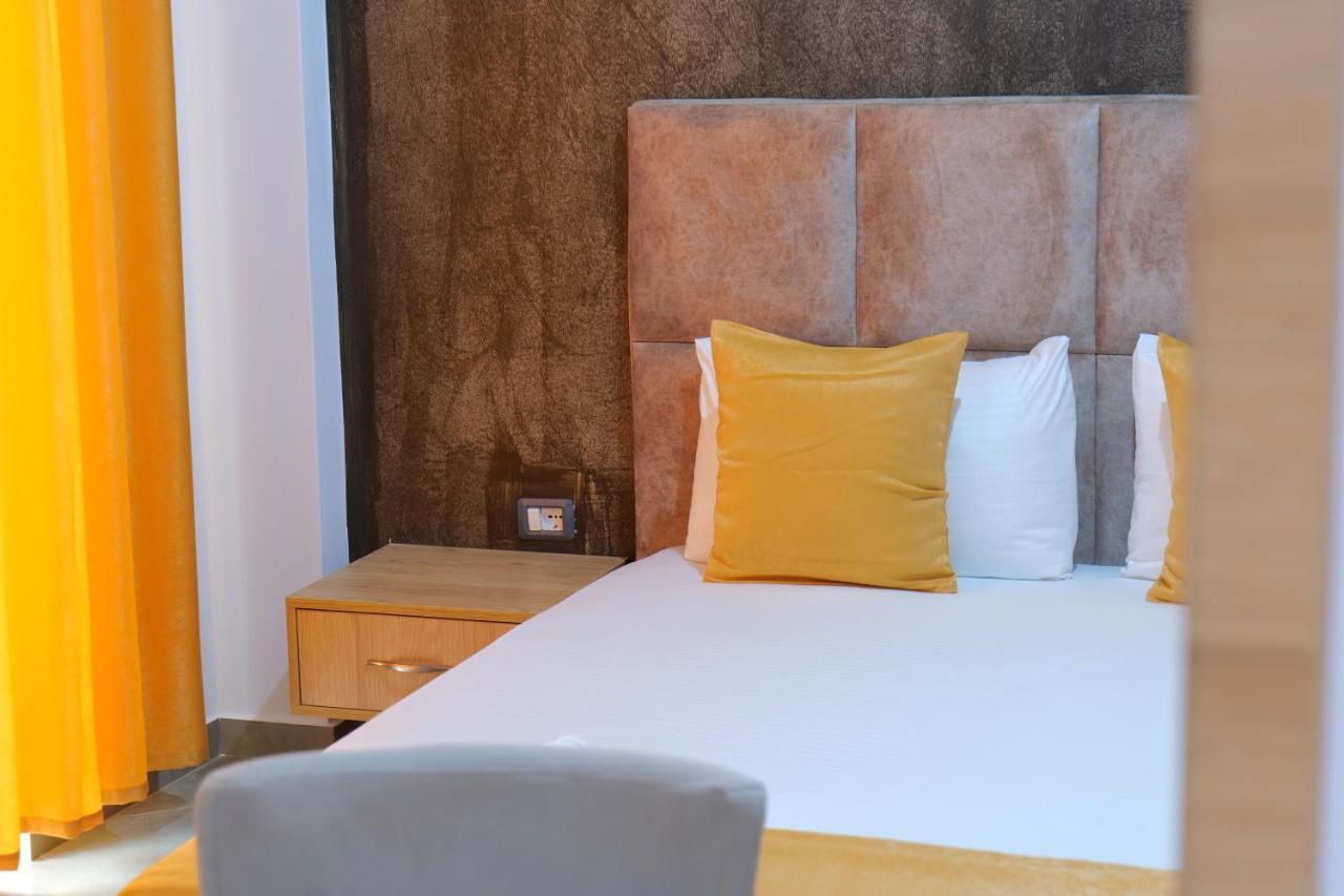 Hotel Adi-Vera Sarandë Exteriör bild
