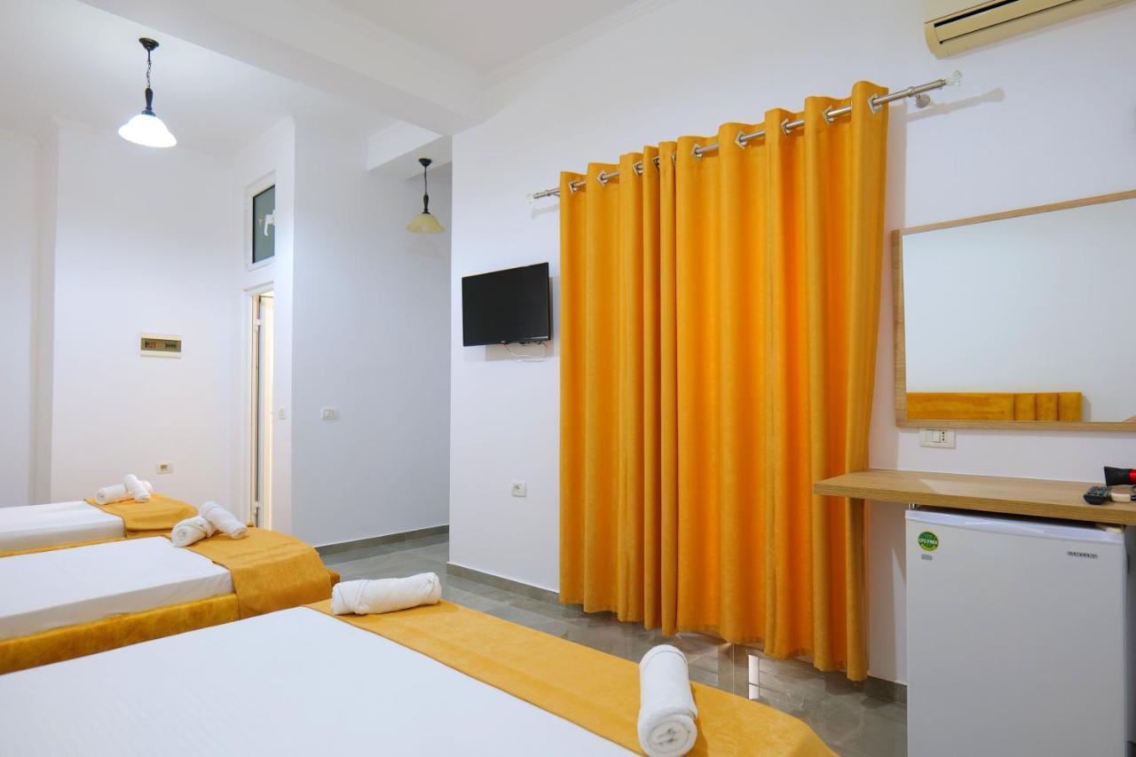 Hotel Adi-Vera Sarandë Exteriör bild