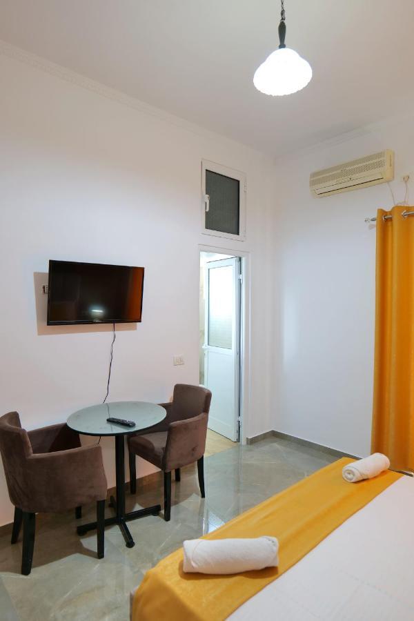 Hotel Adi-Vera Sarandë Exteriör bild