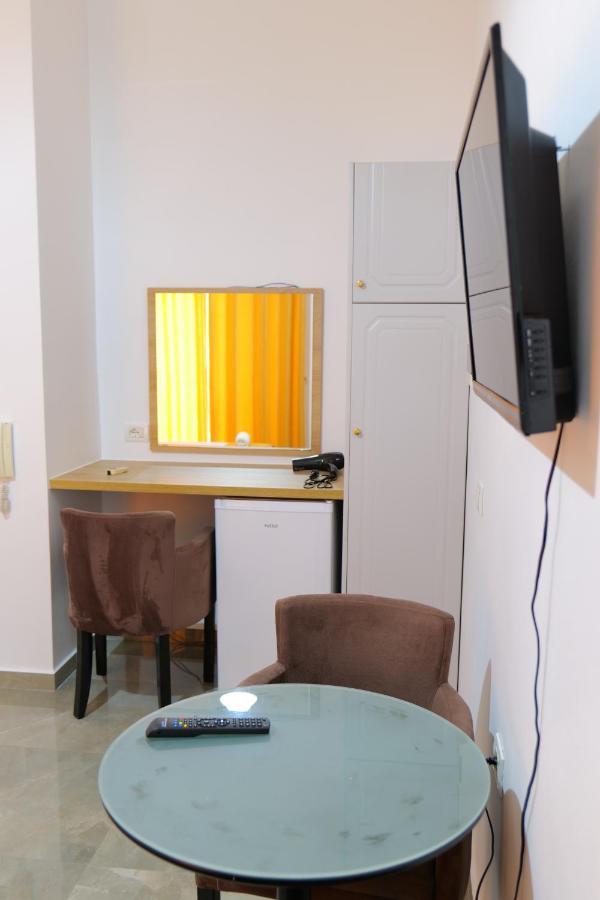 Hotel Adi-Vera Sarandë Exteriör bild