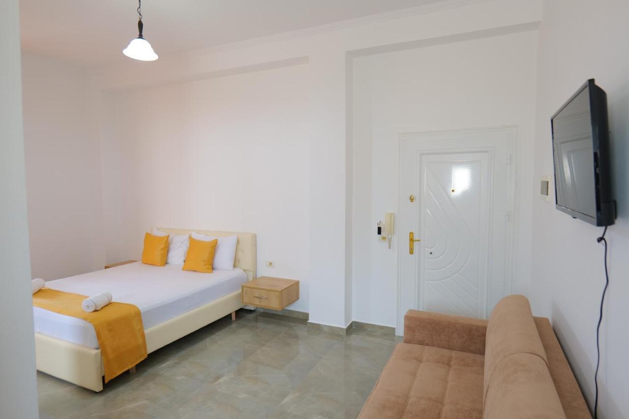 Hotel Adi-Vera Sarandë Exteriör bild