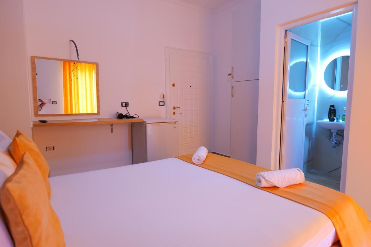 Hotel Adi-Vera Sarandë Exteriör bild