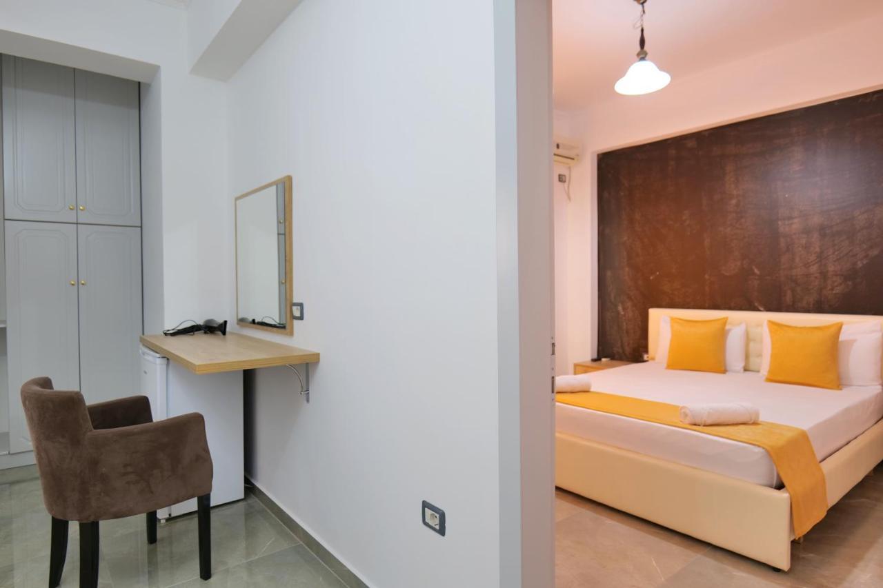 Hotel Adi-Vera Sarandë Exteriör bild