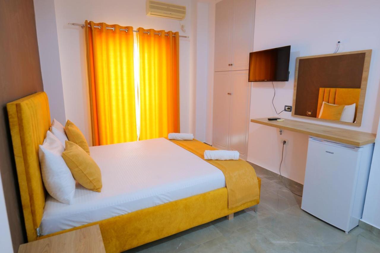 Hotel Adi-Vera Sarandë Exteriör bild